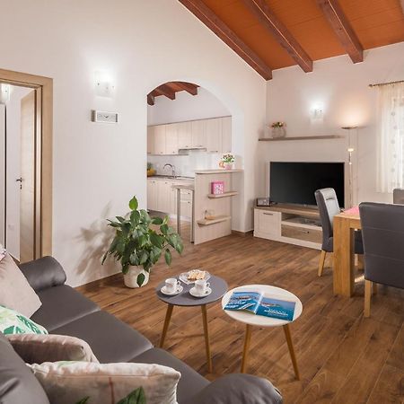 Villa Gracia Sveti Lovrec Pazenaticki Luaran gambar