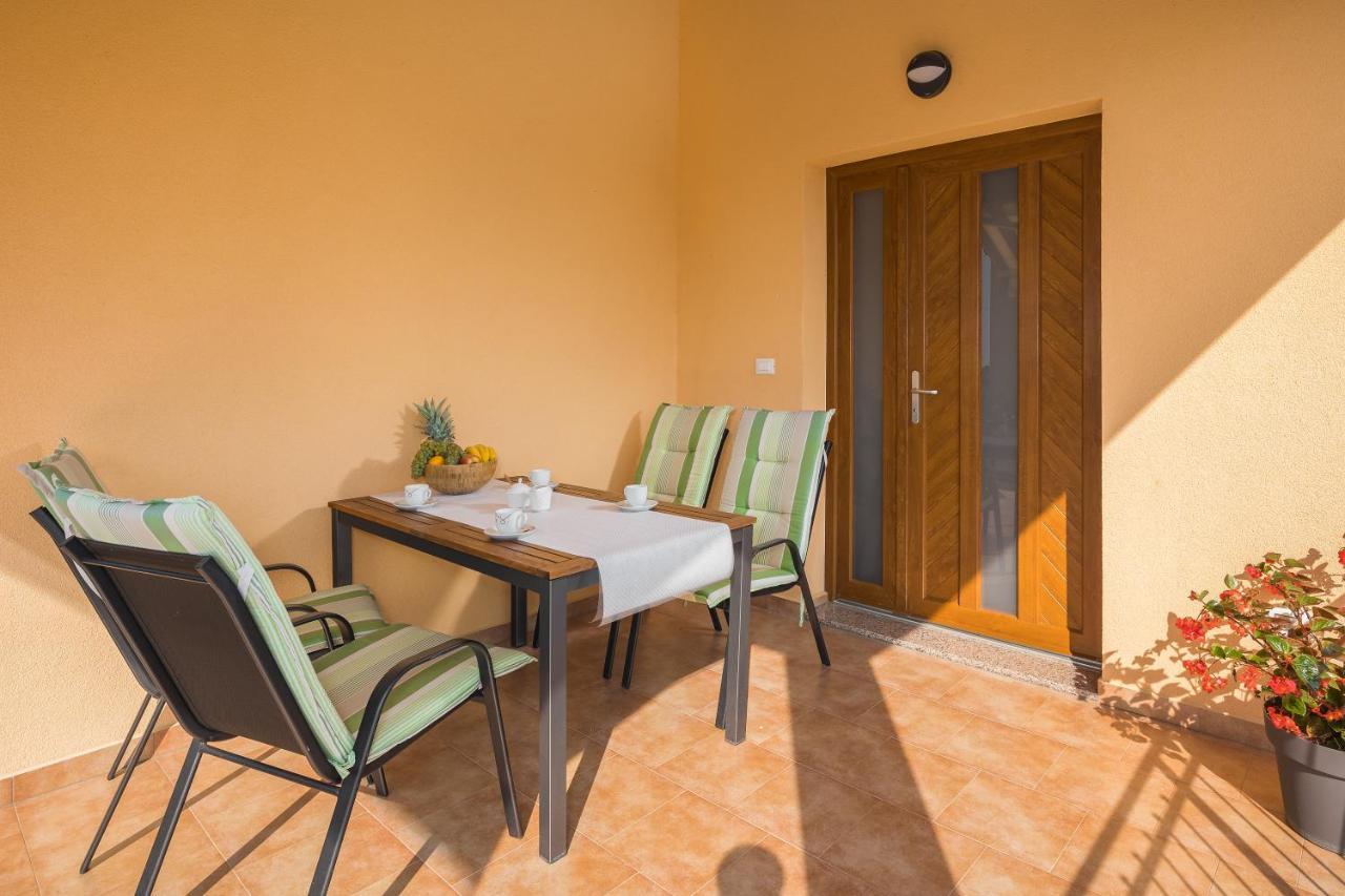 Villa Gracia Sveti Lovrec Pazenaticki Luaran gambar