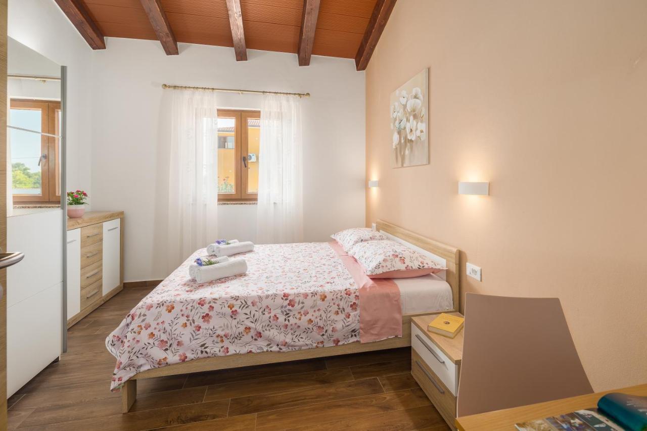 Villa Gracia Sveti Lovrec Pazenaticki Luaran gambar